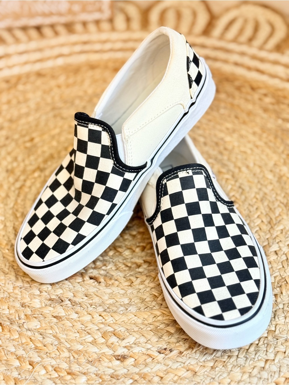 🌾 Vans Checkerboard Slip-On Sneakers in Black and White LIKE NEW